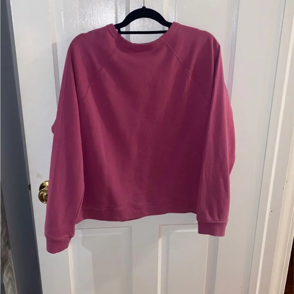Universal thread sweatshirt - Picture 2 of 3